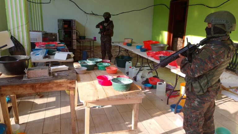 Niega Guatemala autorizar operaciones de EU contra el narco