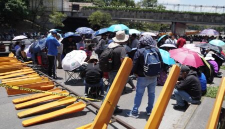 Integrantes de la CNTE retiran bloqueo en Circuito Interior