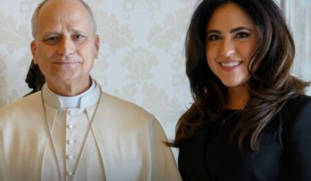 ¿Quién es Montserrat Alvarado? La primera mujer laica en encabezar el Ministerio vaticano de Comunicación
