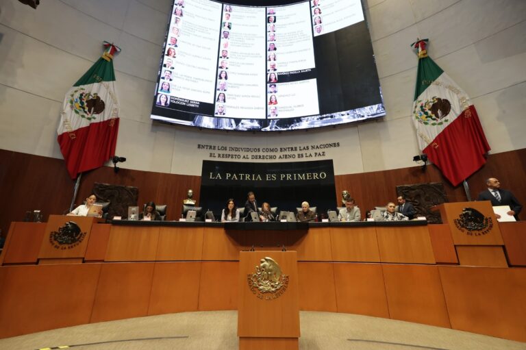 Critican diputados de oposición a ministros de la SCJN por asistir a mitin de Sheinbaum