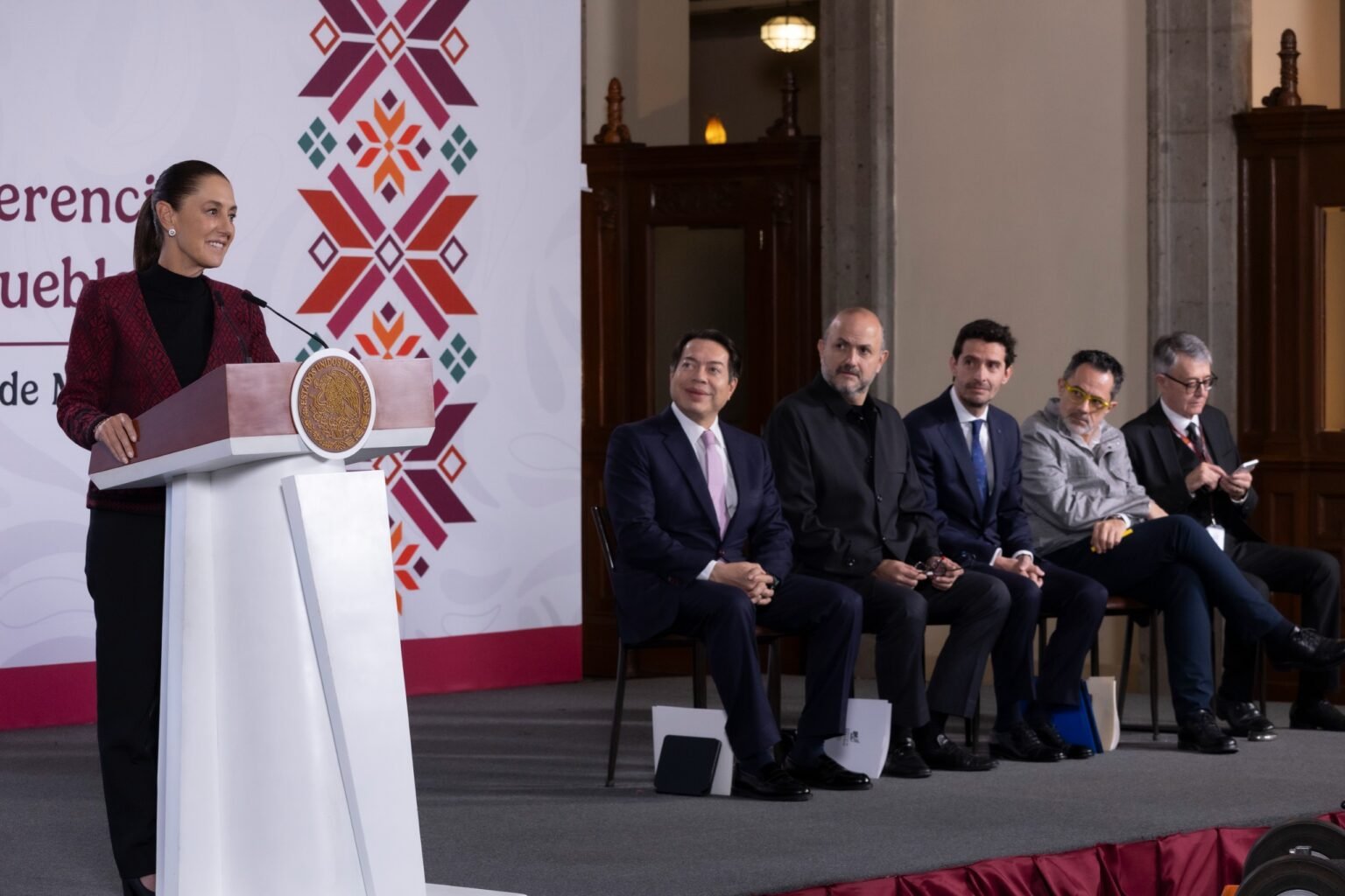 Habló Sheinbaum con Trump y Carney de tema comercial en el marco de la final del Mundial 2026